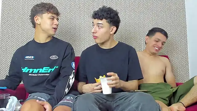 Snapshot of willy_sexxx18 chatting on 02-22-26, 02:26 willy sexxx18 online show from 02-22-26, 02:26