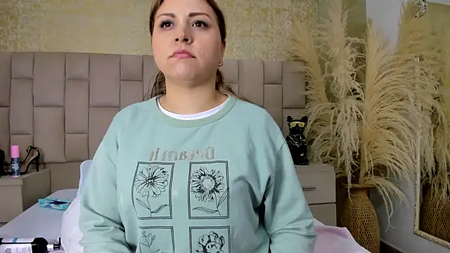 cloesummerr  online show from 12-14-25, 12:10