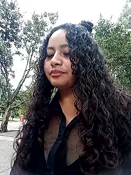 Snapshot of Yaya_watson chatting on 10-08-25, 07:33 Yaya watson online show from 10-08-25, 07:33