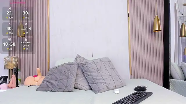 Skylar Smith  online show from 10-07-25, 12:46