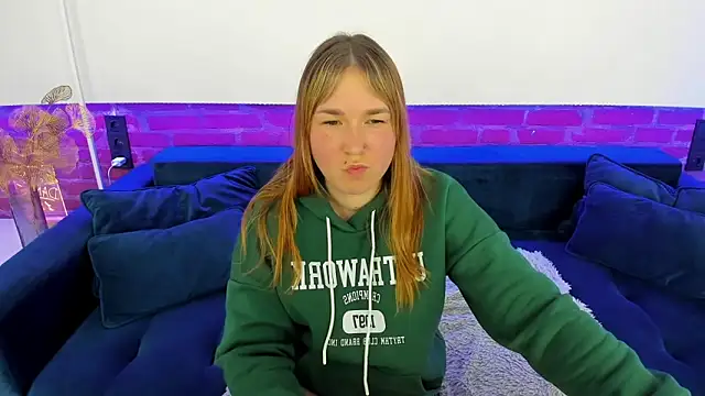 Sofii darling online show from 11-19-25, 05:35