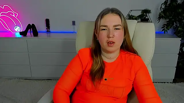 Snapshot of Sofii_darling chatting on 02-23-26, 05:54 Sofii darling online show from 02-23-26, 05:54