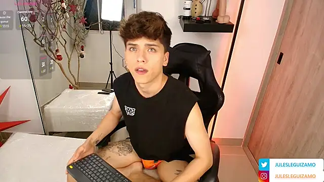 Snapshot of stev_austin_ chatting on 11-09-25, 11:47 stev austin online show from 11-09-25, 11:47