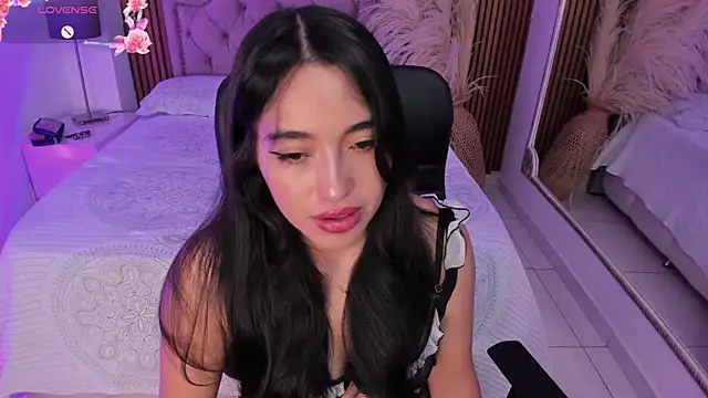 Snapshot of Starbutterflyy_ chatting on 02-07-26, 05:00 Starbutterflyy online show from 02-07-26, 05:00