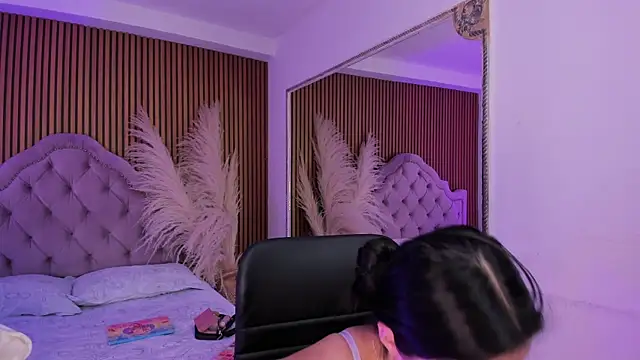 Snapshot of Starbutterflyy_ chatting on 02-08-26, 05:11 Starbutterflyy online show from 02-08-26, 05:11