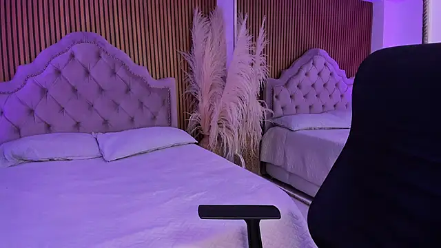 Snapshot of Starbutterflyy_ chatting on 02-25-26, 05:06 Starbutterflyy online show from 02-25-26, 05:06