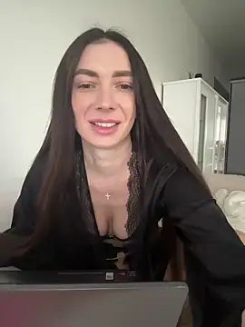 AmandaStoun online show from 12-15-25, 12:09