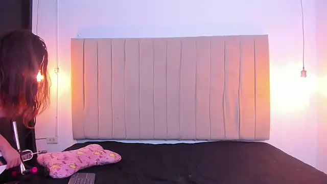 sol Capecchi online show from 11-27-25, 04:25