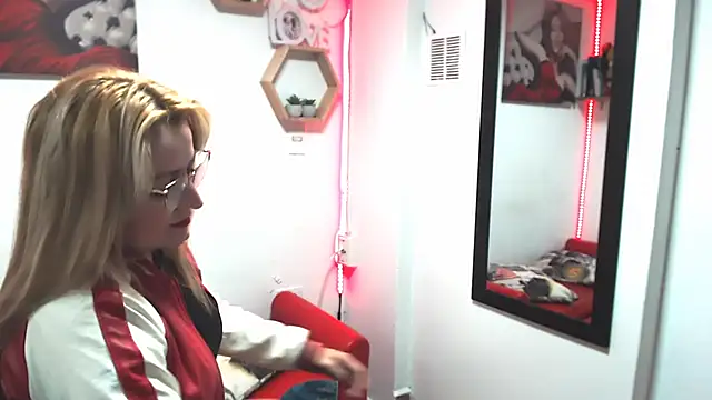 DIVAX MONSERRAT online show from 11-16-25, 08:58