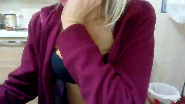 Kelly80 online show from 10-15-25, 03:06