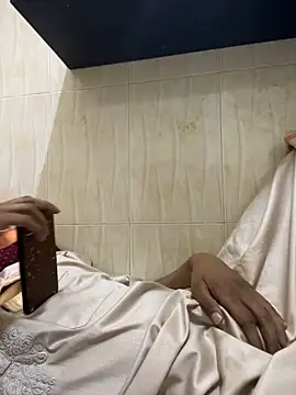 Snapshot of qusai12344 chatting on 11-16-25, 10:37 qusai12344 online show from 11-16-25, 10:37