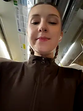 Snapshot of katexxxx chatting on 11-21-25, 06:50 katexxxx online show from 11-21-25, 06:50