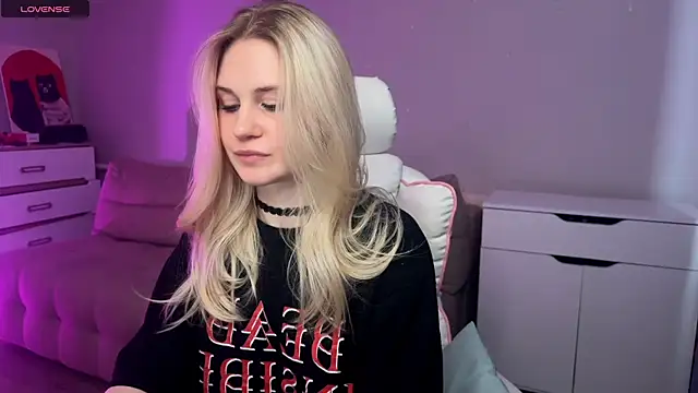 Sofia Kenwood online show from 02-20-26, 06:26