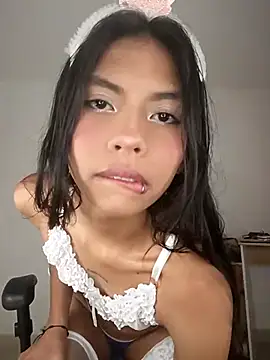 Snapshot of NovaTemptress chatting on 10-13-25, 01:27 NovaTemptress online show from 10-13-25, 01:27