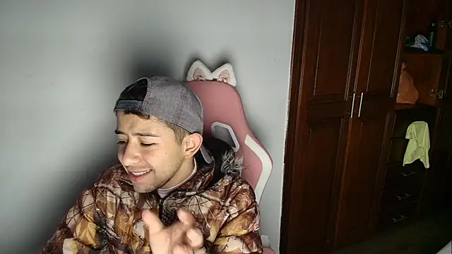 Aleecandrews online show from 10-13-25, 07:36