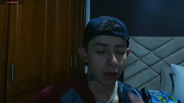 Aleecandrews online show from 10-30-25, 07:47