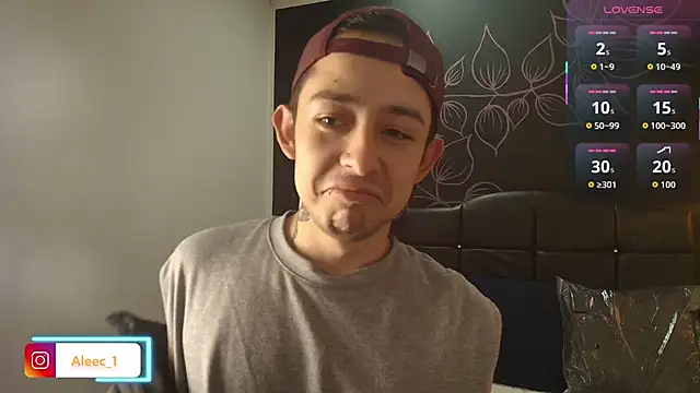 Aleecandrews online show from 11-19-25, 07:36