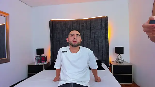 Snapshot of Lushian_ chatting on 01-18-26, 05:28 Lushian online show from 01-18-26, 05:28