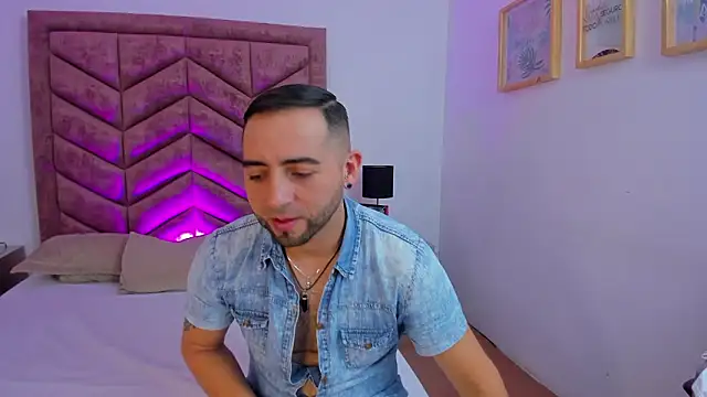 Snapshot of Lushian_ chatting on 02-10-26, 03:05 Lushian online show from 02-10-26, 03:05