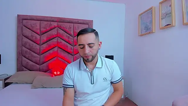 Snapshot of Lushian_ chatting on 02-11-26, 03:28 Lushian online show from 02-11-26, 03:28