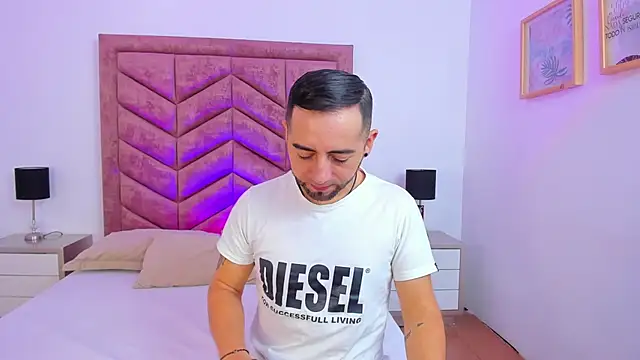 Snapshot of Lushian_ chatting on 02-13-26, 03:30 Lushian online show from 02-13-26, 03:30