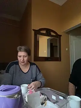 ReginaAndGordon online show from 12-19-25, 01:40