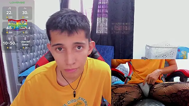 Snapshot of gomitaboy_1 chatting on 10-27-25, 07:07 gomitaboy 1 online show from 10-27-25, 07:07