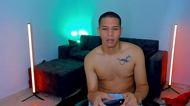 Latin Boyss  online show from 10-10-25, 06:51