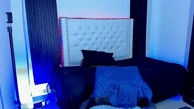 Latin Boyss  online show from 10-19-25, 07:36