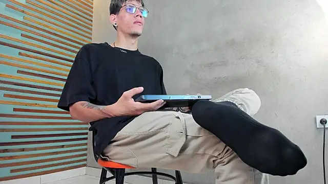 david huge online show from 10-17-25, 01:25