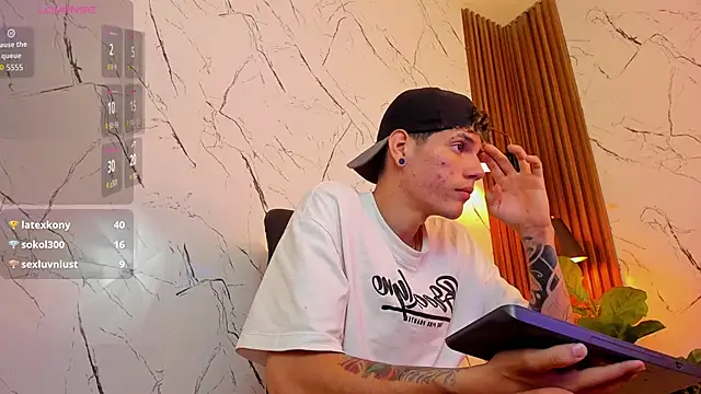 david huge online show from 11-22-25, 01:26