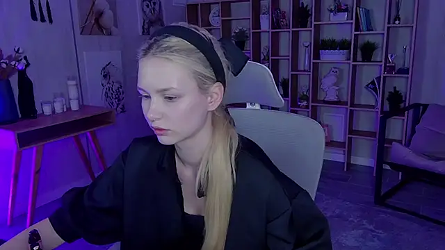 AvaDaviis online show from 09-19-25, 10:49