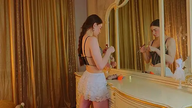 EadlinGillim online show from 11-07-25, 03:06