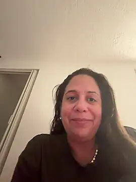 PrettyKittyMia online show from 04-16-26, 10:05