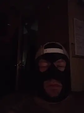 Snapshot of JoeyUhOh chatting on 11-09-25, 10:02 JoeyUhOh online show from 11-09-25, 10:02