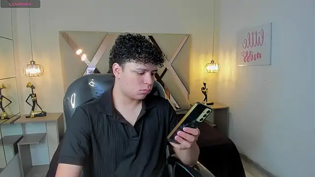 BenjaminBottonn online show from 10-15-25, 07:47