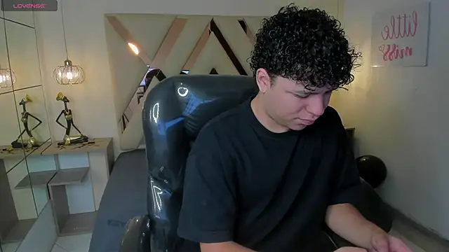 BenjaminBottonn online show from 10-20-25, 07:58