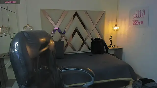 BenjaminBottonn online show from 10-27-25, 07:51