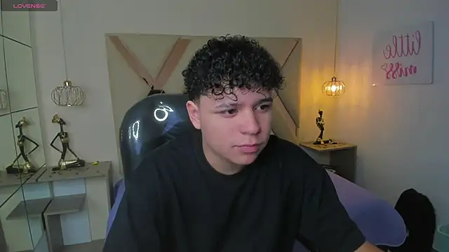 BenjaminBottonn online show from 10-30-25, 07:58