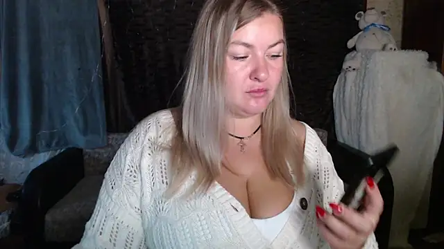 Snapshot of NikaSkylink chatting on 10-13-25, 03:50 NikaSkylink online show from 10-13-25, 03:50