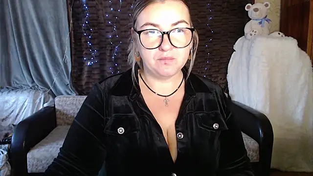 Snapshot of NikaSkylink chatting on 10-24-25, 03:58 NikaSkylink online show from 10-24-25, 03:58