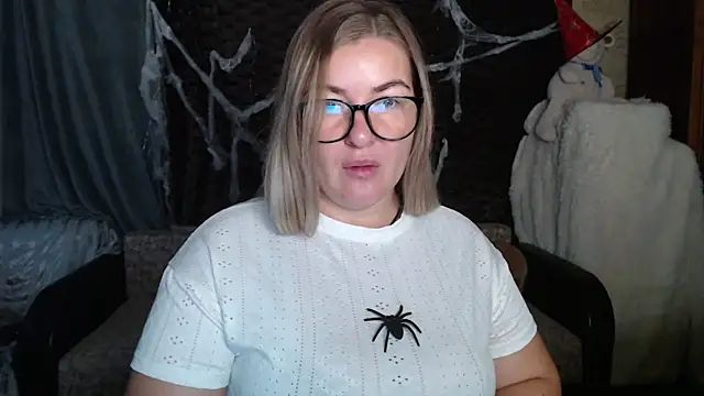 Snapshot of NikaSkylink chatting on 10-30-25, 03:41 NikaSkylink online show from 10-30-25, 03:41