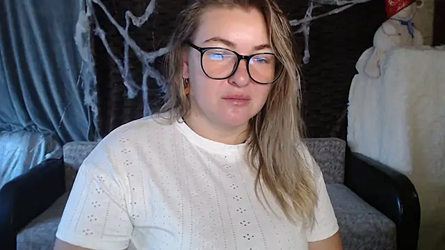 Snapshot of NikaSkylink chatting on 11-01-25, 04:36 NikaSkylink online show from 11-01-25, 04:36