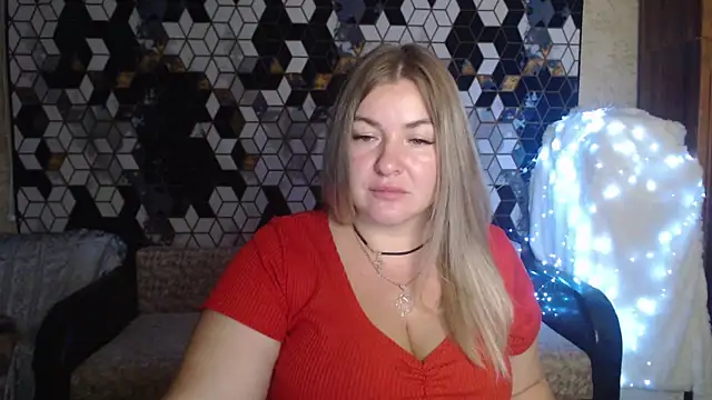 Snapshot of NikaSkylink chatting on 11-18-25, 08:13 NikaSkylink online show from 11-18-25, 08:13