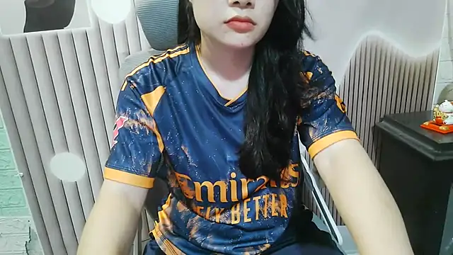 Emachiii online show from 09-15-25, 01:22