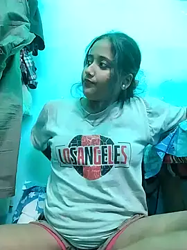 Snapshot of Fun__with__Prity chatting on 09-18-25, 05:59 Fun  with  Prity online show from 09-18-25, 05:59