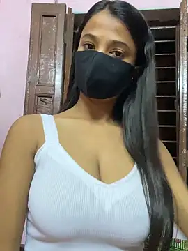 Snapshot of Sonia_soni332 chatting on 10-17-25, 01:46 Sonia soni332 online show from 10-17-25, 01:46