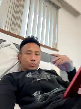 Snapshot of vallent970 chatting on 10-23-25, 11:35 vallent970 online show from 10-23-25, 11:35