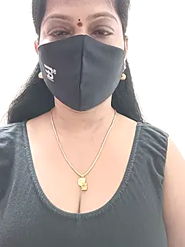 Snapshot of shivani27 chatting on 10-08-25, 06:11 shivani27 online show from 10-08-25, 06:11