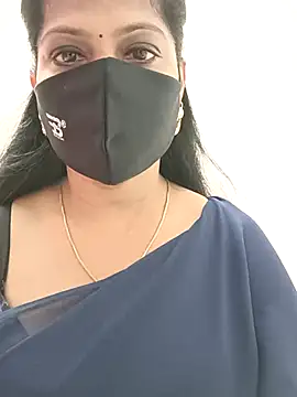 Snapshot of shivani27 chatting on 10-12-25, 08:02 shivani27 online show from 10-12-25, 08:02